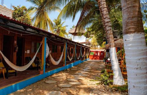 Brisas de Zicatela Hotel | Wasi la Punta 4 Starlink 2min walk to the beach