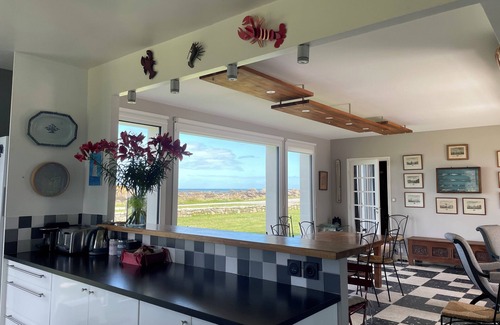 Brignogan-Plage House | Waterfront home between semaphore and yacht club