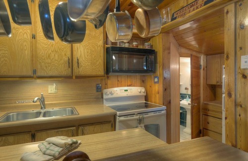 Bayfield Cabin | Water's Edge Cabin on Lake Vallecito | Waterfront, Lake Views, Walk to Marina