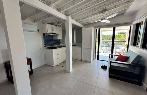 Discovery Bay Apartment | Waterfront Getaway | Balcony | Fire Pit | Gazebo