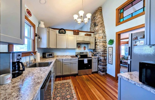 Prospect Harbor House | Waterfall Sea Cottage Family,fire pit, waterfront, sleeps 4