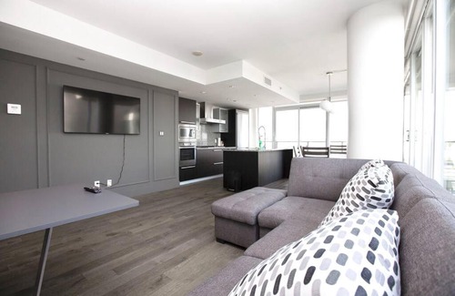 Downtown Victoria Apartment | Waterfalls Hotel in Downtown With Stunning Views!