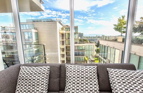 Downtown Victoria Apartment | Waterfalls Hotel in Downtown With Stunning Views!