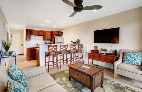 Wailua Condo | Waterfront condo on the ground floor with a pool, ocean views & beach access
