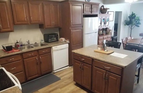 Stoney Point Cabin | Waterfront Cottage with Large Property