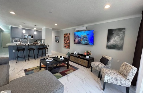 Walden on Lake Conroe Condo | Waterfront Cozy and comfortable ground floor 1 bedroom condo sleep 4