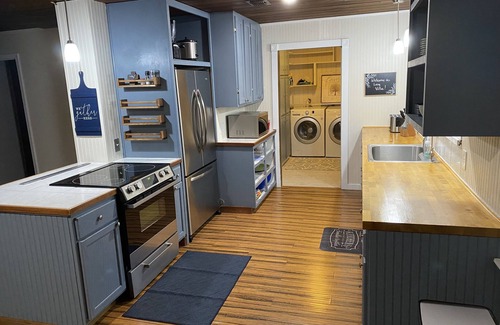 Oakhurst House | Waterfront Family Lake House with Gameroom