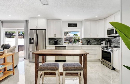 Coral Ridge Isles House | Waterfront Getaway | Heated Pool*Pets*Beach