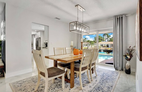 Coral Ridge Isles House | Waterfront Getaway | Heated Pool*Pets*Beach