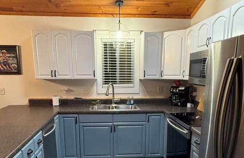 Toccoa House | Waterfront Home In Toccoa with Hot Tub