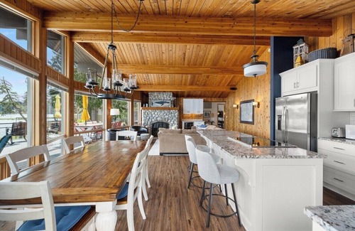 Shelton House | Waterfront Home Pool-Sauna-Pickleball-Kayak