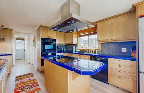 Cape Meares House | Waterfront house with ocean views & gorgeous sunsets - dog-friendly