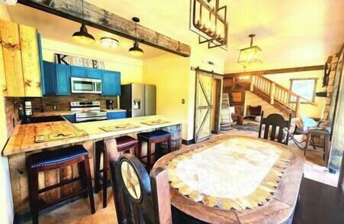 Waller House | Waterfront Houston Hideout In a Magical Forest