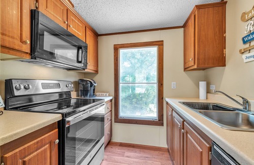 Kingston Cabin | Waterfront Lodge - 4 Bedroom Lodge by The Lodges at Fossil Creek