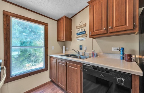 Kingston Cabin | Waterfront Lodge - 4 Bedroom Lodge by The Lodges at Fossil Creek