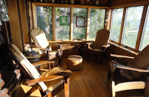Port Republic House | Waterfront Log Cabin with Million Dollar View & Luxury Bath! Shark's Teeth!