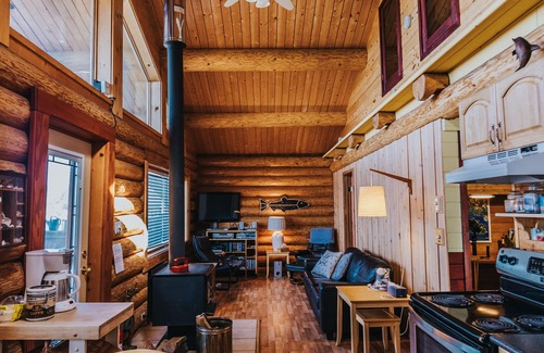 Gillies Bay Cottage | Waterfront Log Cabin, Steps to beach, Texada Island, Gulf Islands