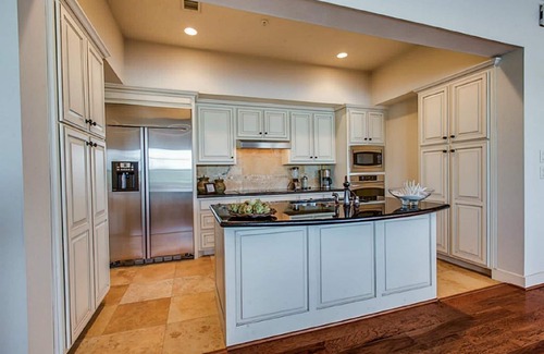 The Woodlands Condo | Waterfront Oasis near City Center & I45 (3Bed/3Ba). LOCATION, LOCATION, LOCATION