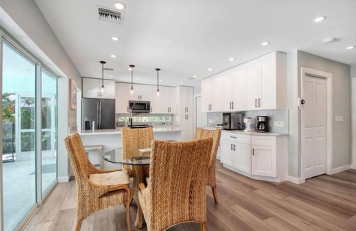 Isles of Capri House | Waterfront Paradise with Private Dock & Pool - Naples/Marco Island Summer/Snow