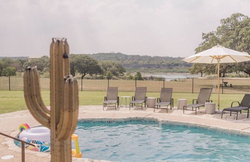 Highland Lake Estates House | Waterfront peace - the ideal wellness retreat