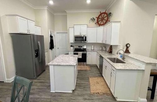 Shreveport House | Waterfront Relaxation!
