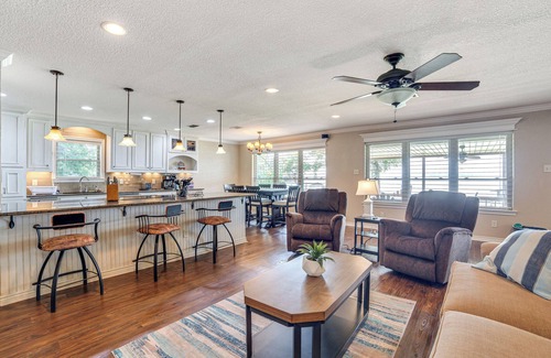 Kemp House | Waterfront Retreat w/Dock on Cedar Creek Lake!