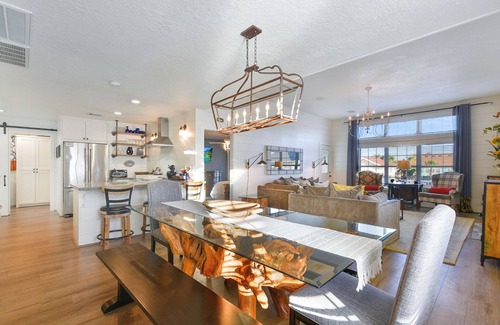 Galveston House | Waterfront Sea Isle Beach House ~Deck ~Boat Lift ~Kayaks ~On Canal ~Pets