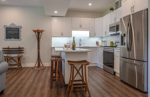 Okanagan-Similkameen House | Waterfront self-contained 1 Bedroom Suite - Sleeps 2