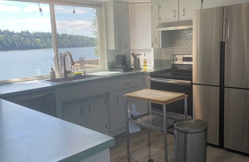Shelton House | Waterfront Shelton Retreat With Beach Access