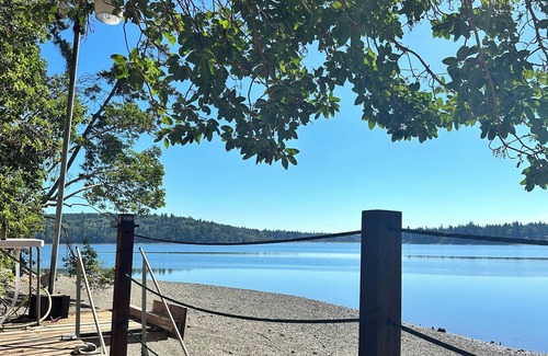 Shelton House | Waterfront Shelton Retreat With Beach Access
