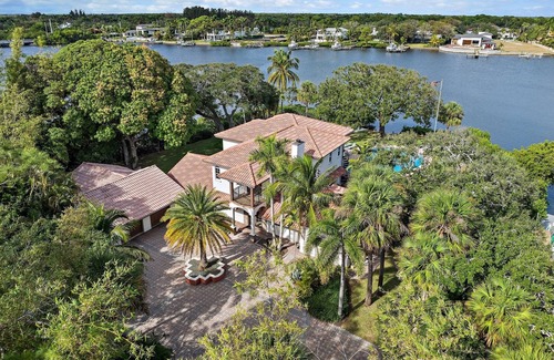 Jupiter House | Waterfront, spectacular peninsula property views all directions, dock, sleep 16