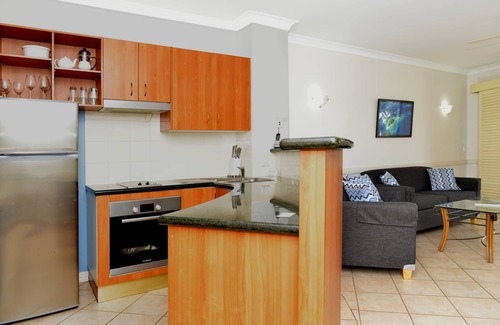 Cairns North Apartment | Waterfront Terraces