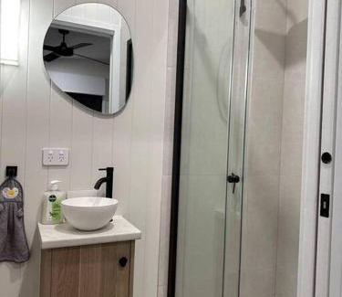 Buninyong Villa | Waterfront Tiny Home in FarmStay