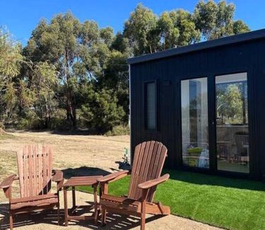Buninyong Villa | Waterfront Tiny Home in FarmStay