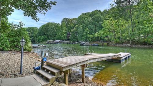 Lake Norman of Catawba House | Waterfront 1-Acre Private Dock Hot Tub Firepit Bankhead Lodge by AvantStay