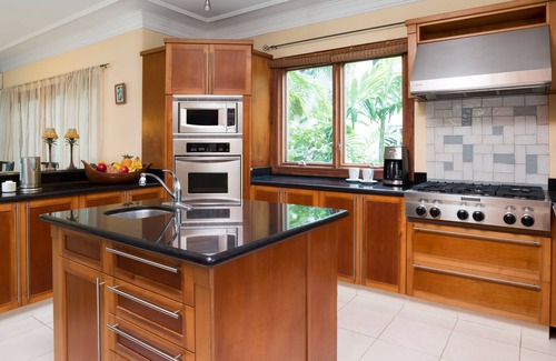 Lagoons House | Waterfront Villa Private Pool Floating Breakfast Inc.nFully Staffed Chef Avaible
