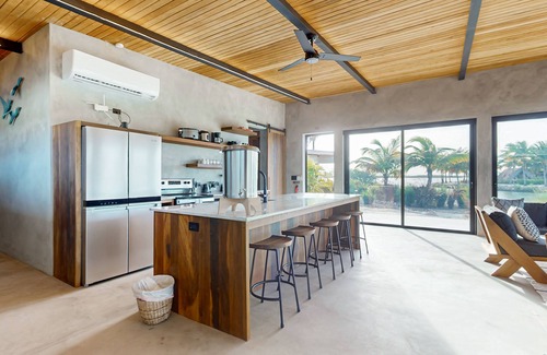 Placencia Villa | Waterfront villa with plunge pool, spacious deck, dog friendly & fast WIFI