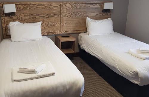 Cullompton Hotel | Waterloo Cross, Devon by Marston's Inns