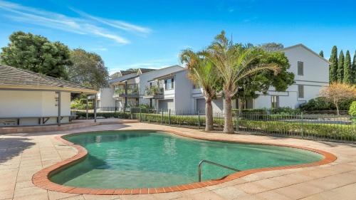Terrigal House | Watermark #17 Pool In Complex Accom Holidays