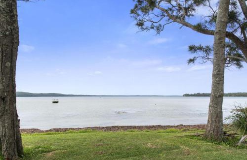 Erowal Bay House | Waters Edge - Belle Escapes Jervis Bay