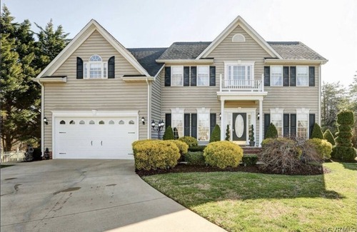 Livingston House | Waterview Lake Anna home, boat slip, beach, fire pit, 1-acre, deck