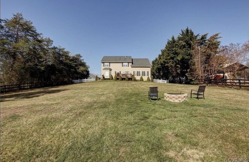 Livingston House | Waterview Lake Anna home, boat slip, beach, fire pit, 1-acre, deck