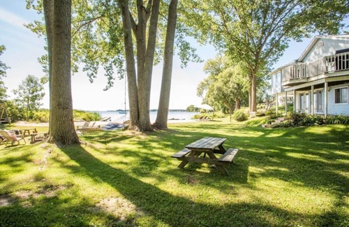 Waupoos House | Waupoos Commons - Beach Front Chalet