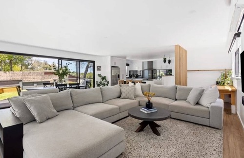 Rye House | *Wave House Rye*-spacious w/Spa