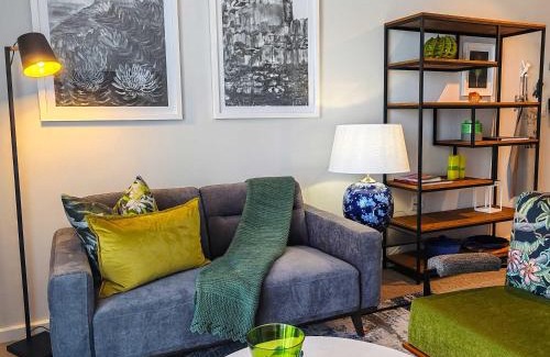 Redhill Apartment | Wavescapes Chic Seaside Stay