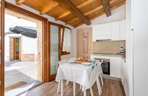 Cabras Apartment | Way to the sea - Home with garden & hot tub