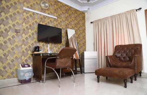 D.H.A. House | Waypoint Hotel