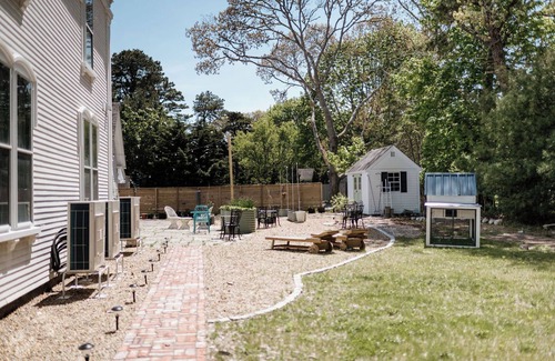 West Harwich Apartment | We are a boutique B&B guesthouse in the home of a 19th century sea captain.