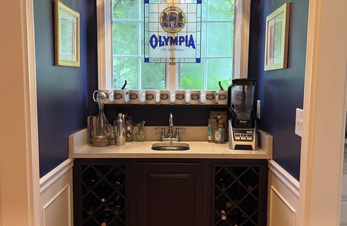 Ypsilanti House | We call it Urban Paradise- spacious home in Ypsilanti with lots of outdoor fun.