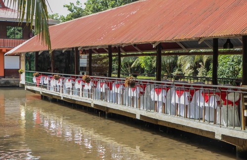 Calamba House | We provide first class hotel accommodation with Restaurant, Bar & Function Area.